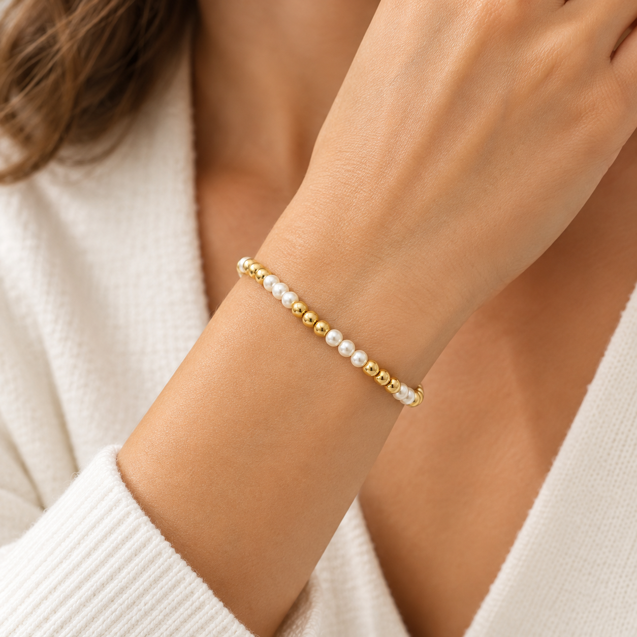 7.0" 4.0mm White Pearl and 4.0mm Bead Stretchy Bracelet